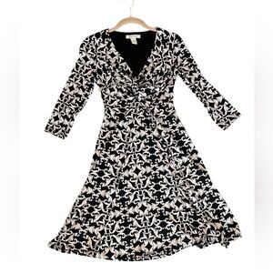 White House Black Market Vneck Cocktail Dress 3/4 Sleeve Size 0